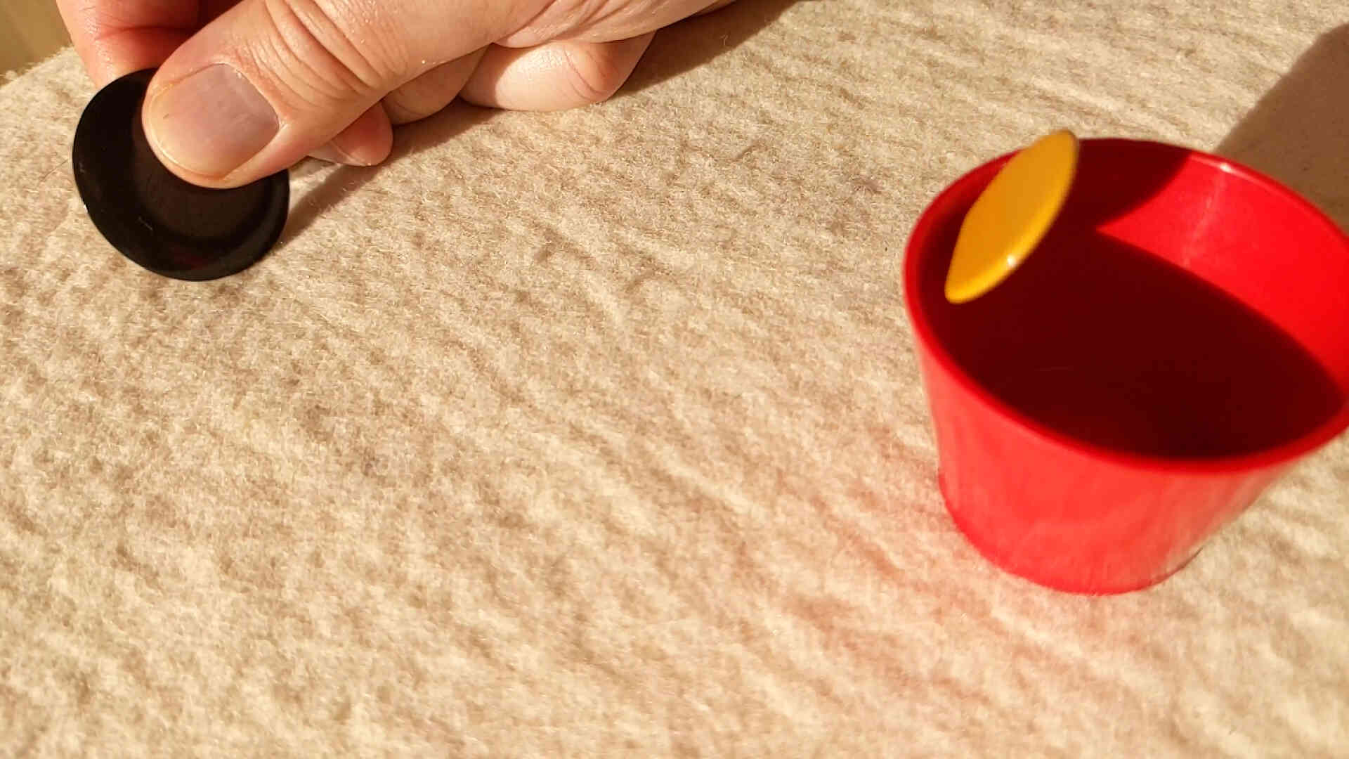 Download video of a medium-length yellow pot (slowmo)